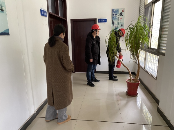 海潮公司扎實(shí)開(kāi)展消防安全專項(xiàng)工作 (2).jpg