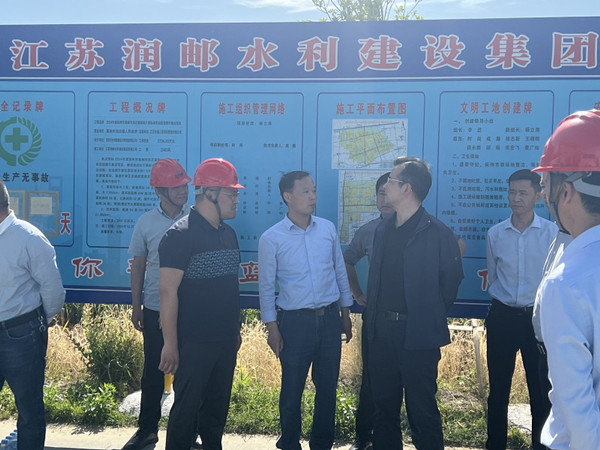 省農(nóng)業(yè)農(nóng)村廳領(lǐng)導(dǎo)赴高標(biāo)準(zhǔn)農(nóng)田項目督查建設(shè)情況 (2)_副本.jpg