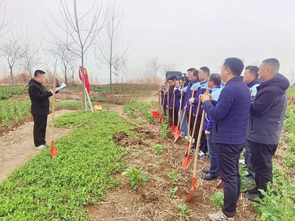 黨建引領(lǐng)添新綠 生態(tài)文明踐初心高郵粵海開展植樹節(jié)主題黨日活動 (2)_副本.jpg